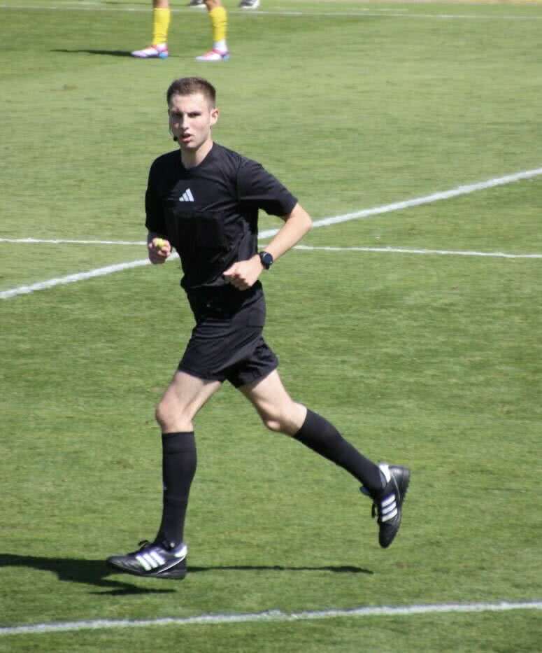 Schiedsrichter Ben Gödde Aufsteiger in die Oberliga